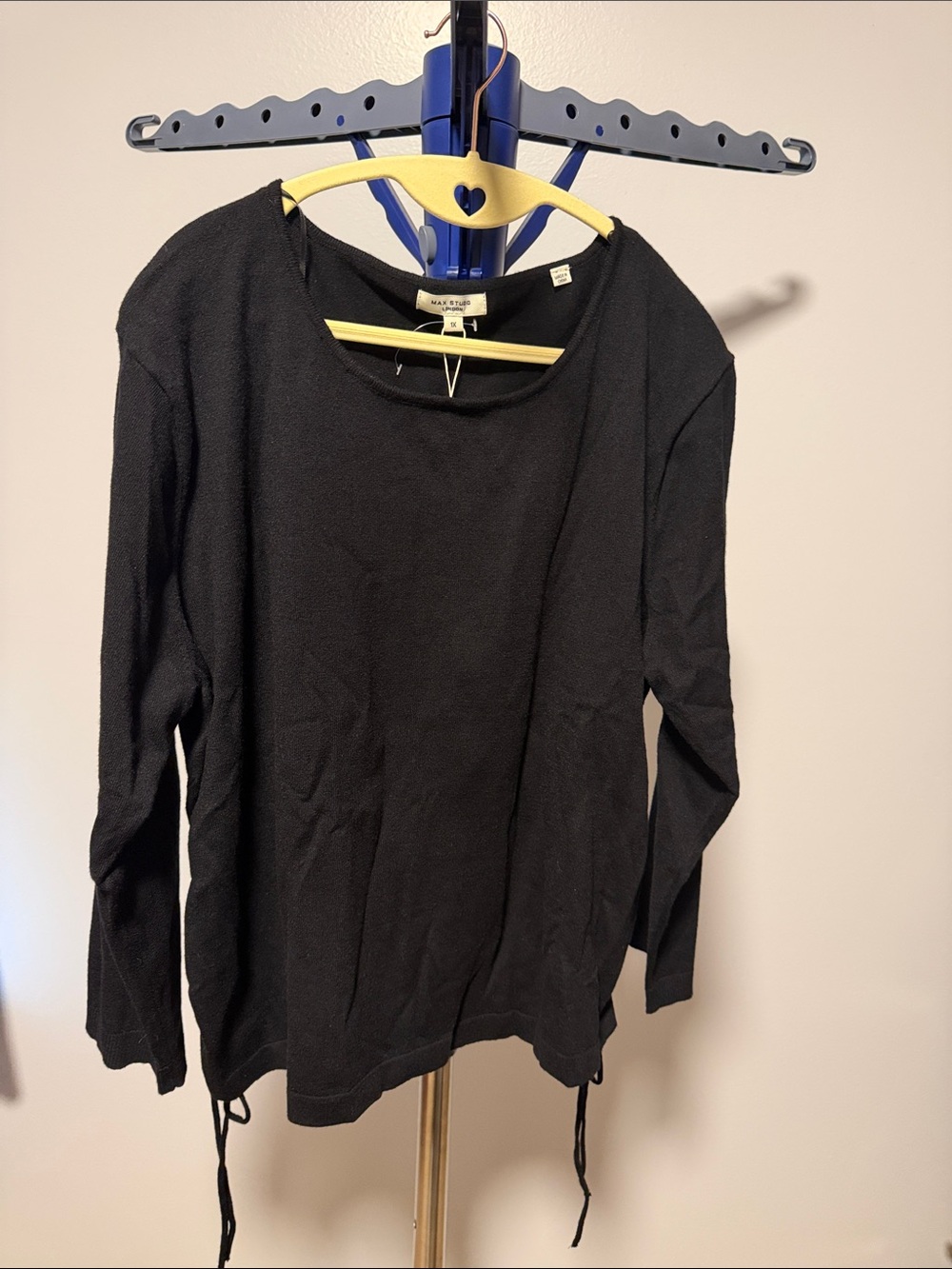 Max Studio Black 3/4 Sleeve Crewneck Pullover with Hem Ties